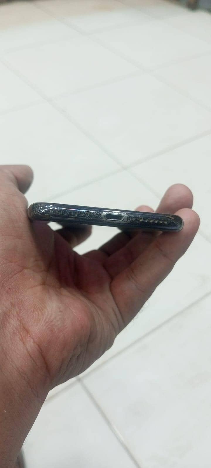 Apple iPhone X 3