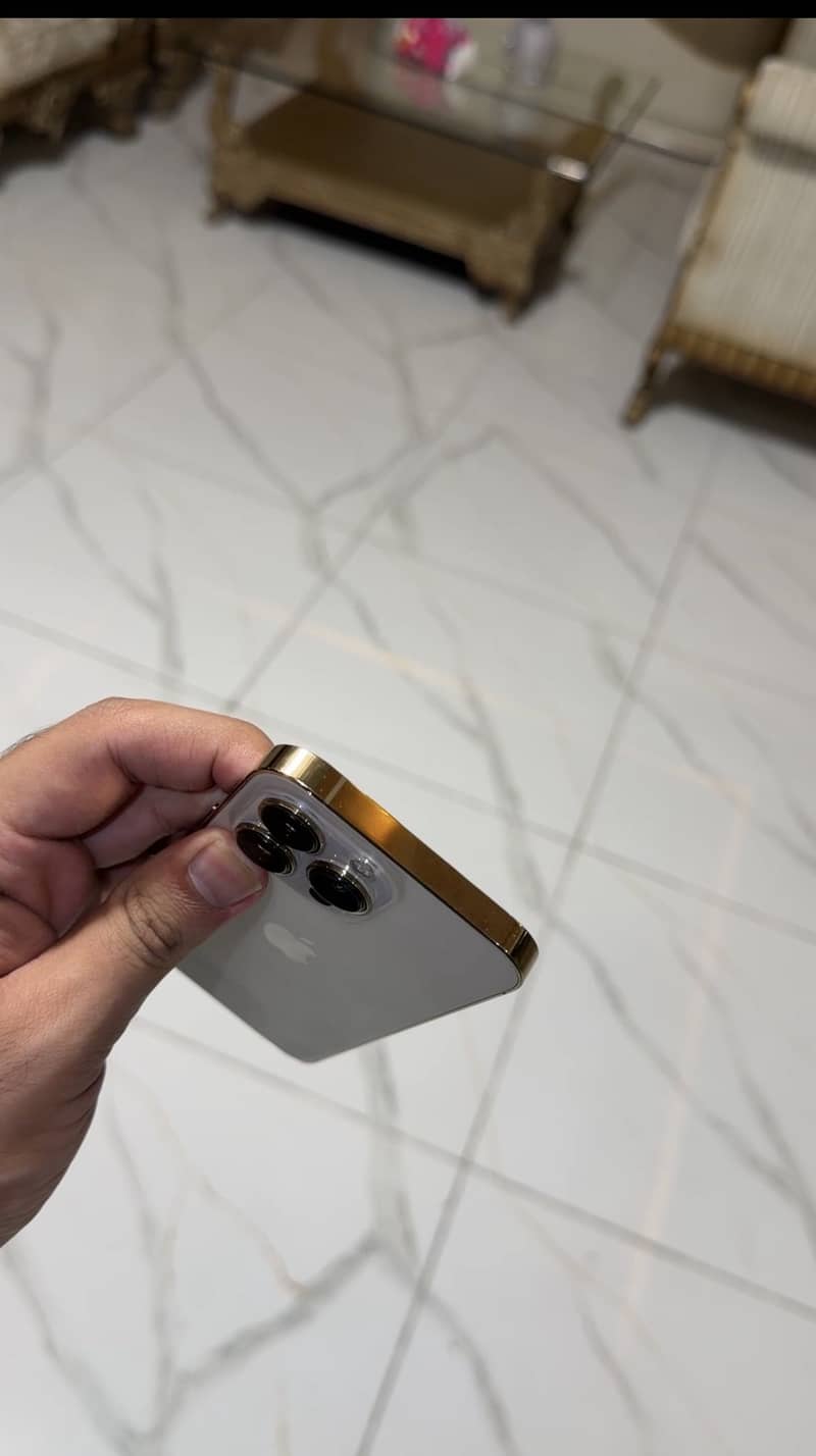 Apple iPhone 13 Pro 4