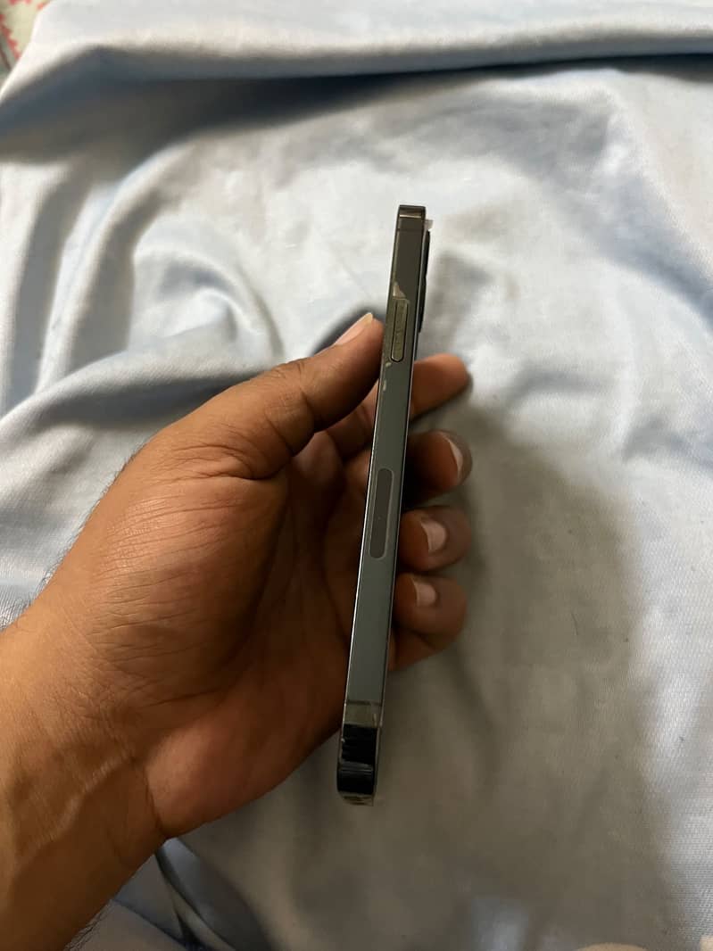 Apple iPhone 12 Pro 2