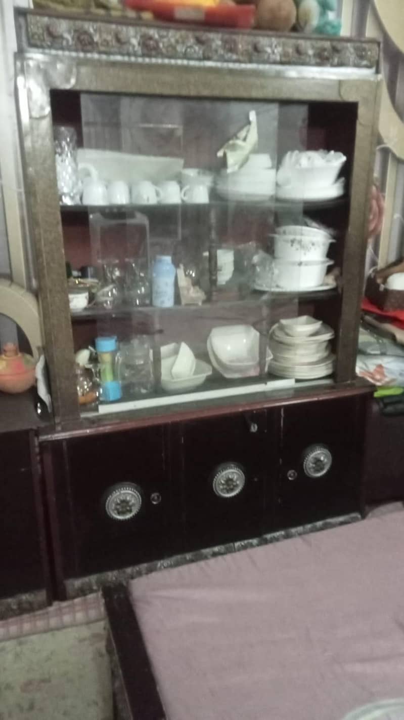 showcase and dressing 1