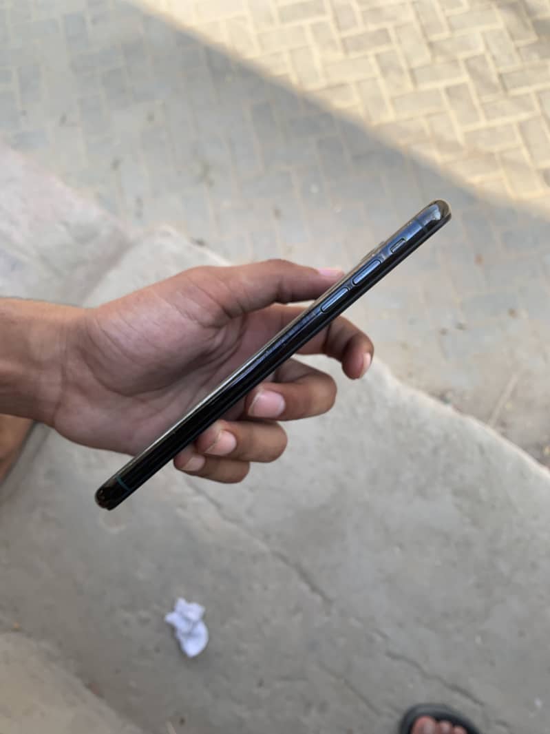 Apple iPhone 11 Pro Max 1