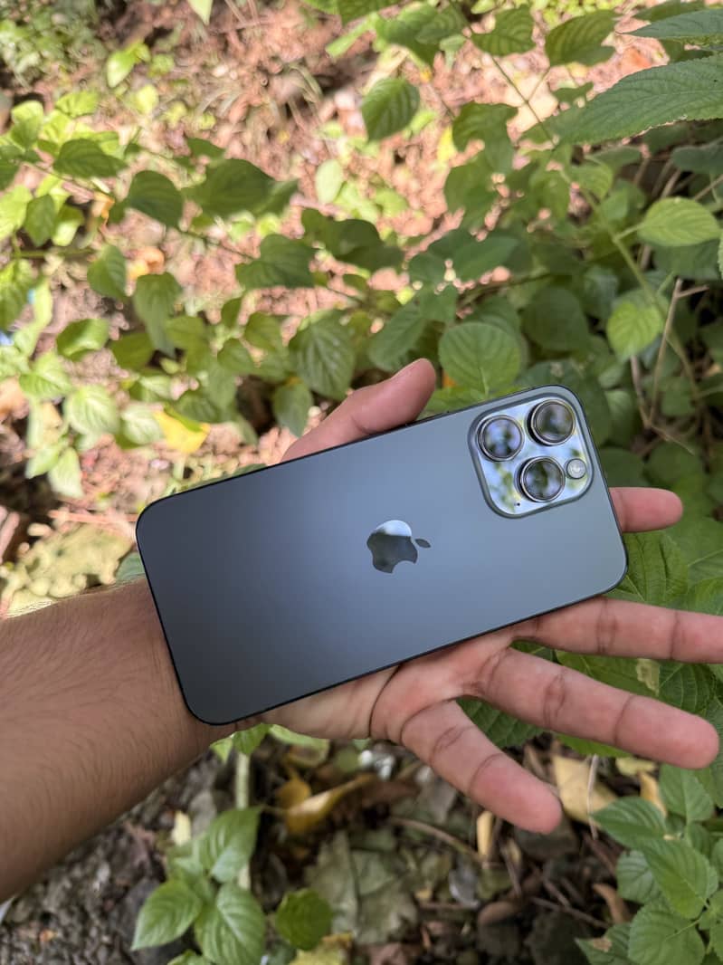 Apple iPhone 14 Pro Max 0