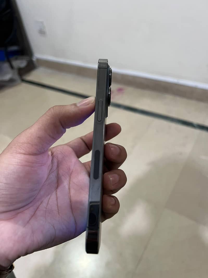 Apple iPhone 13 Pro 3