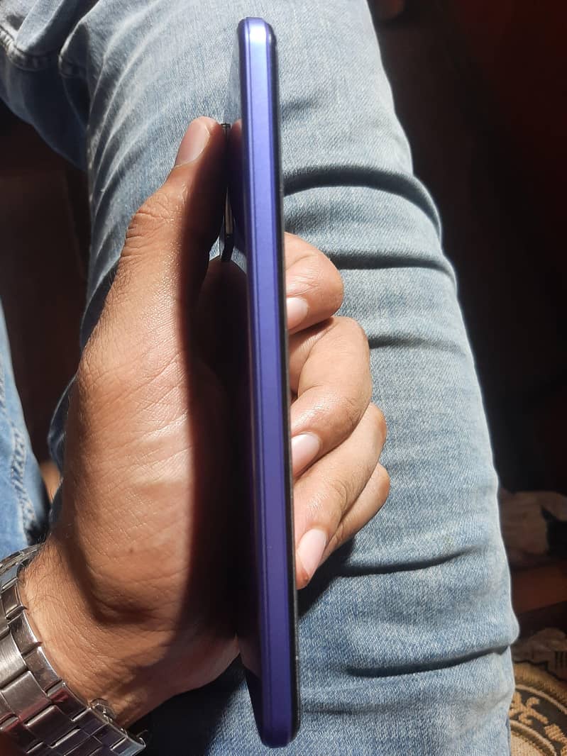 Vivo V21 3