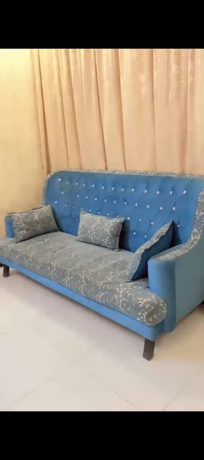7 seater sofa set in a graceful color