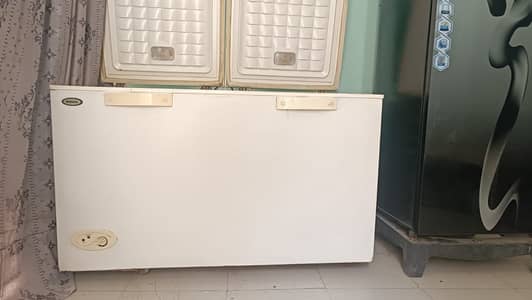 Waves Refigerator / Fridge