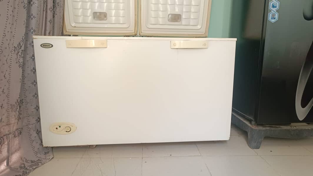 Waves Refigerator / Fridge 2