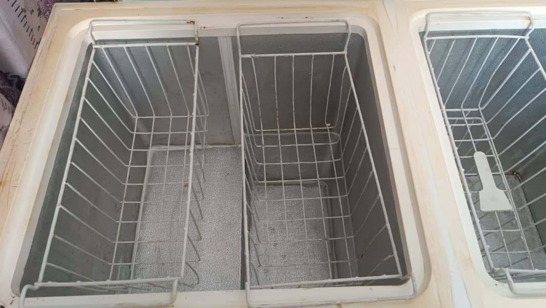 Waves Refigerator / Fridge 6
