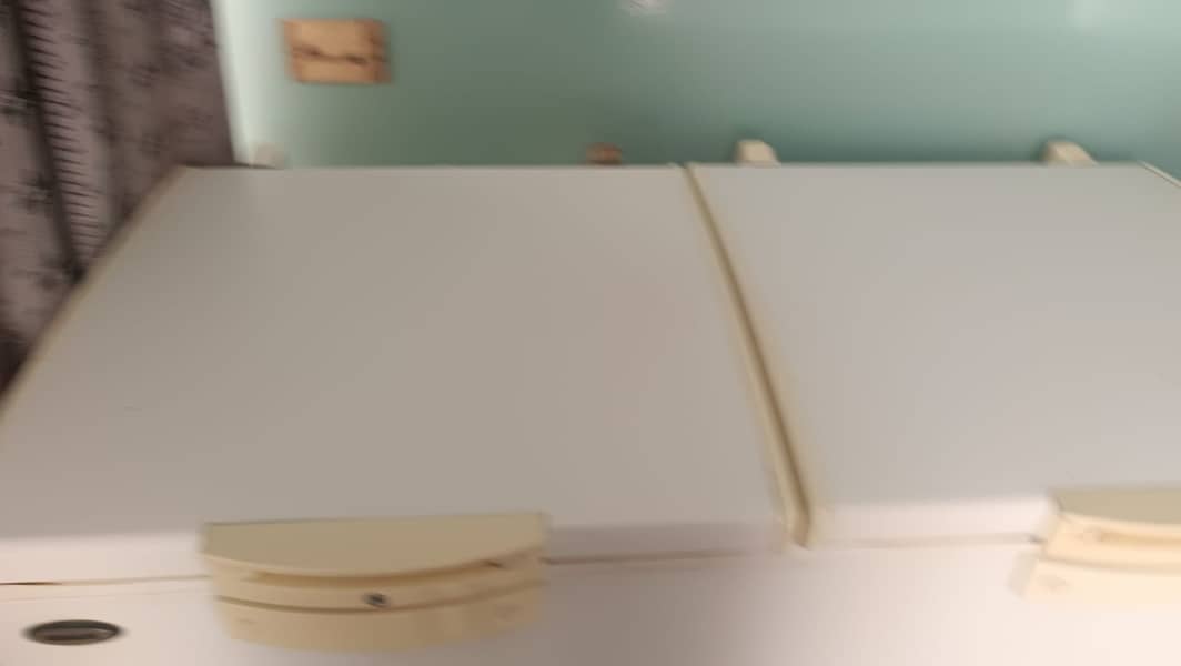 Waves Refigerator / Fridge 10