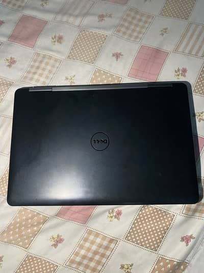 Dell laptop ok condition (4 256)