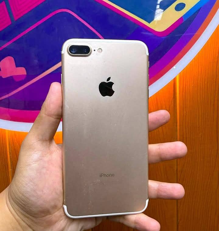 Apple iPhone 7 Plus 0