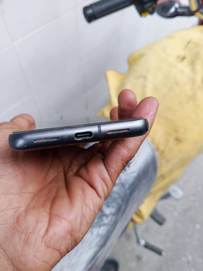 Google Pixel 8 6