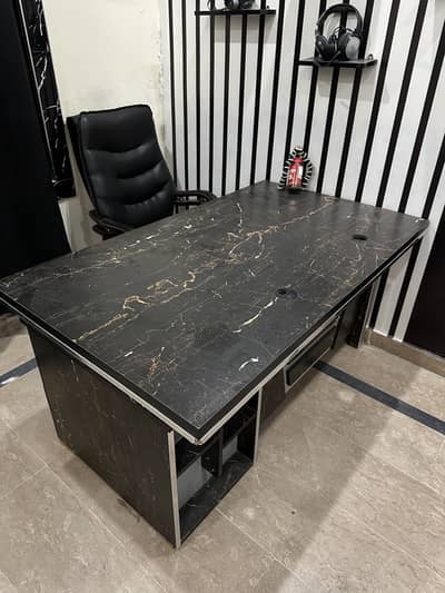Executive office talble