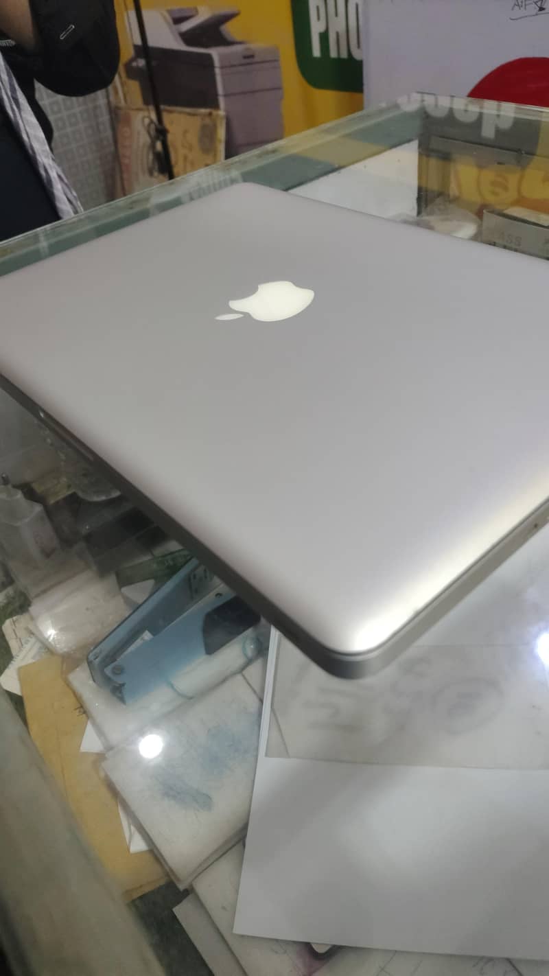 MacBook Pro 9,2 0