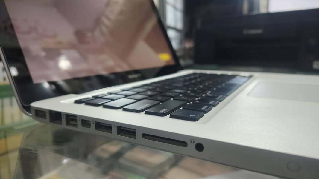 MacBook Pro 9,2 4