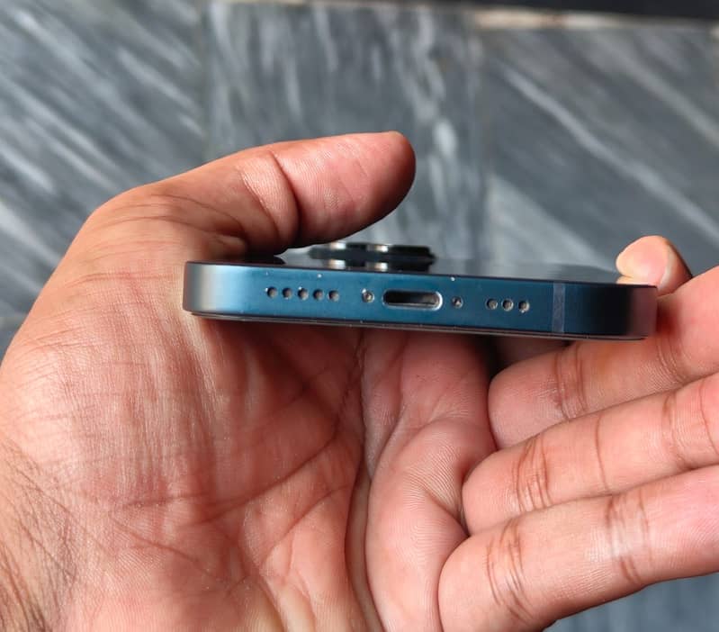 Apple iPhone 13 1