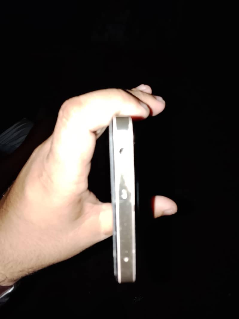 Realme 12 Plus 4