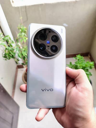 Vivo x200 Pro 16/512gb white Titanium