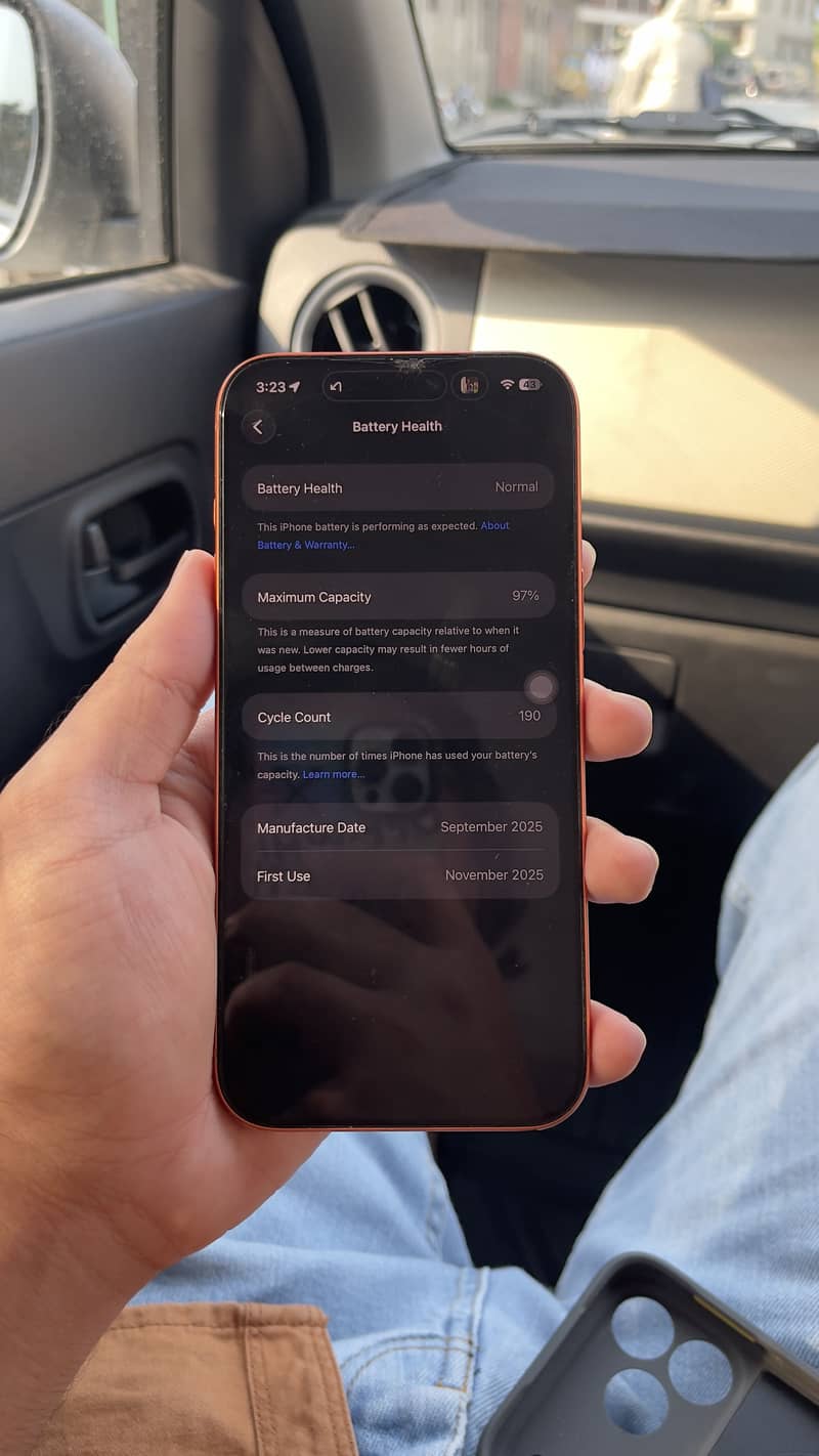 Apple iPhone 17 Pro Max 4
