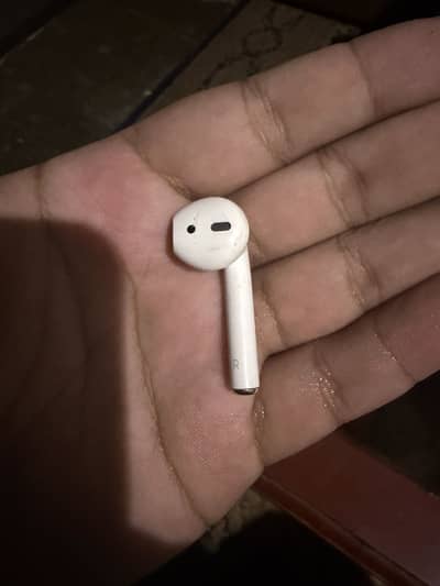 Airpods 2 right side