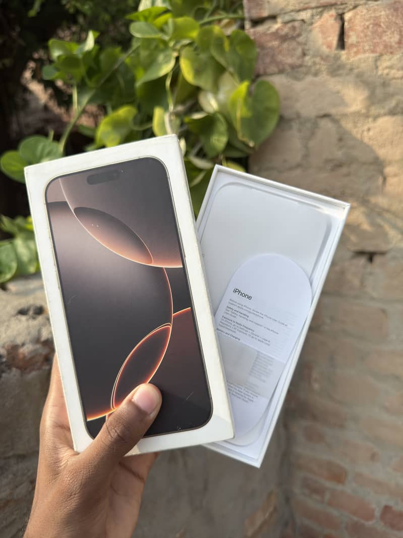 Apple iPhone 16 Pro Max 2