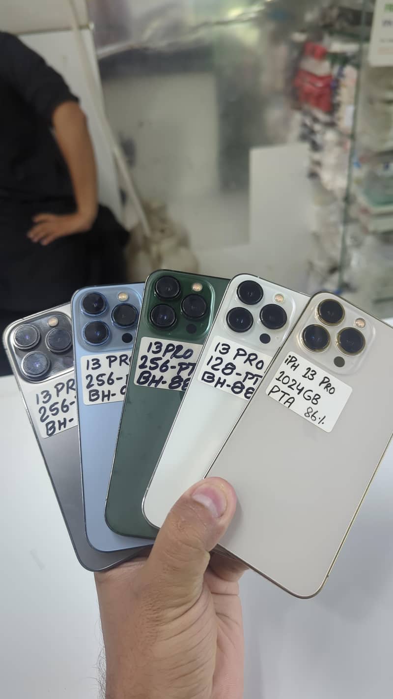 Apple iPhone 13 7