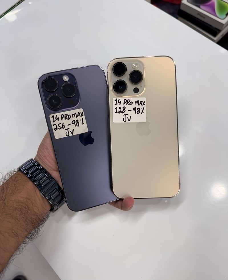Apple iPhone 13 12