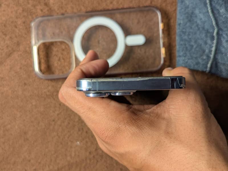 Apple iPhone 13 Pro 1