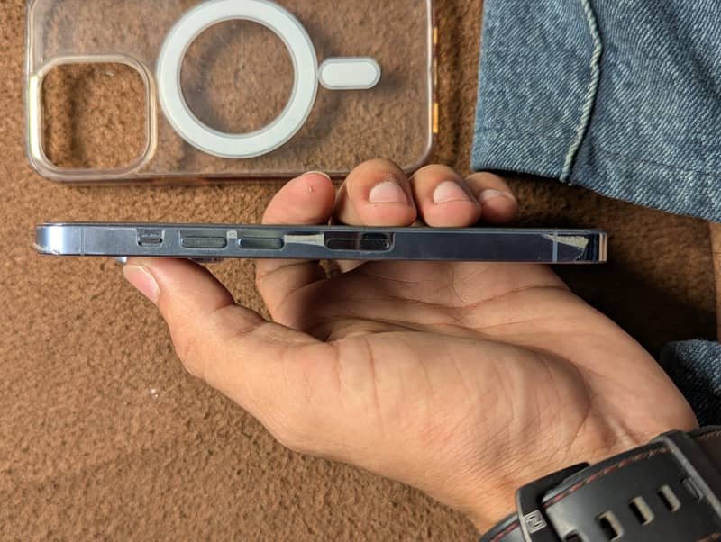 Apple iPhone 13 Pro 4