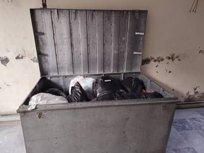 Petty trunk