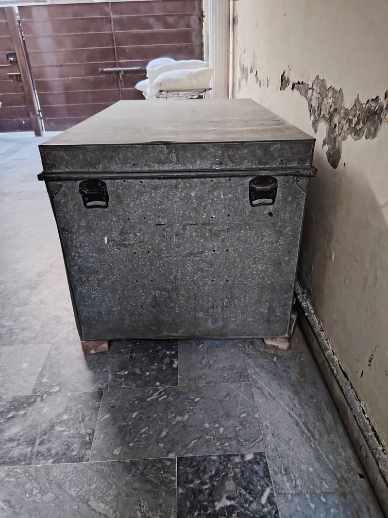 Petty trunk 3