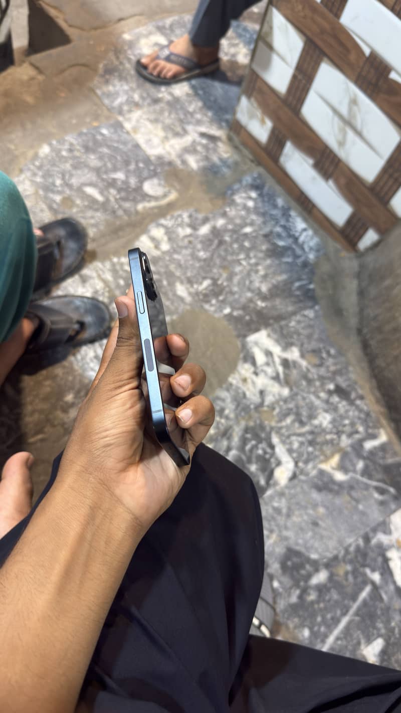 Apple iPhone 14 1
