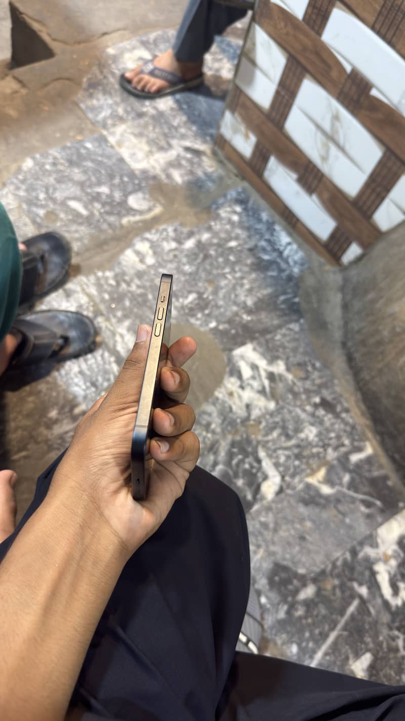 Apple iPhone 14 2