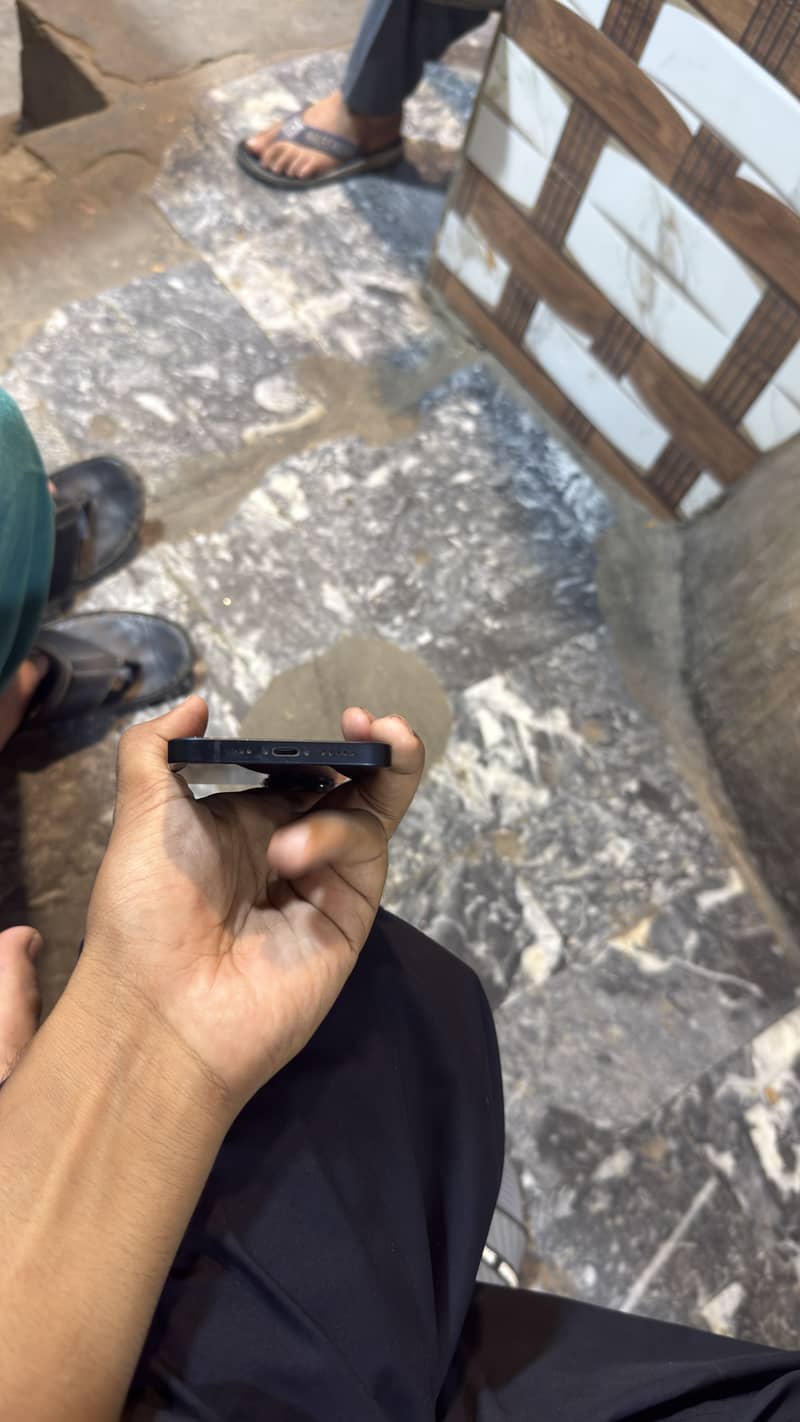 Apple iPhone 14 3