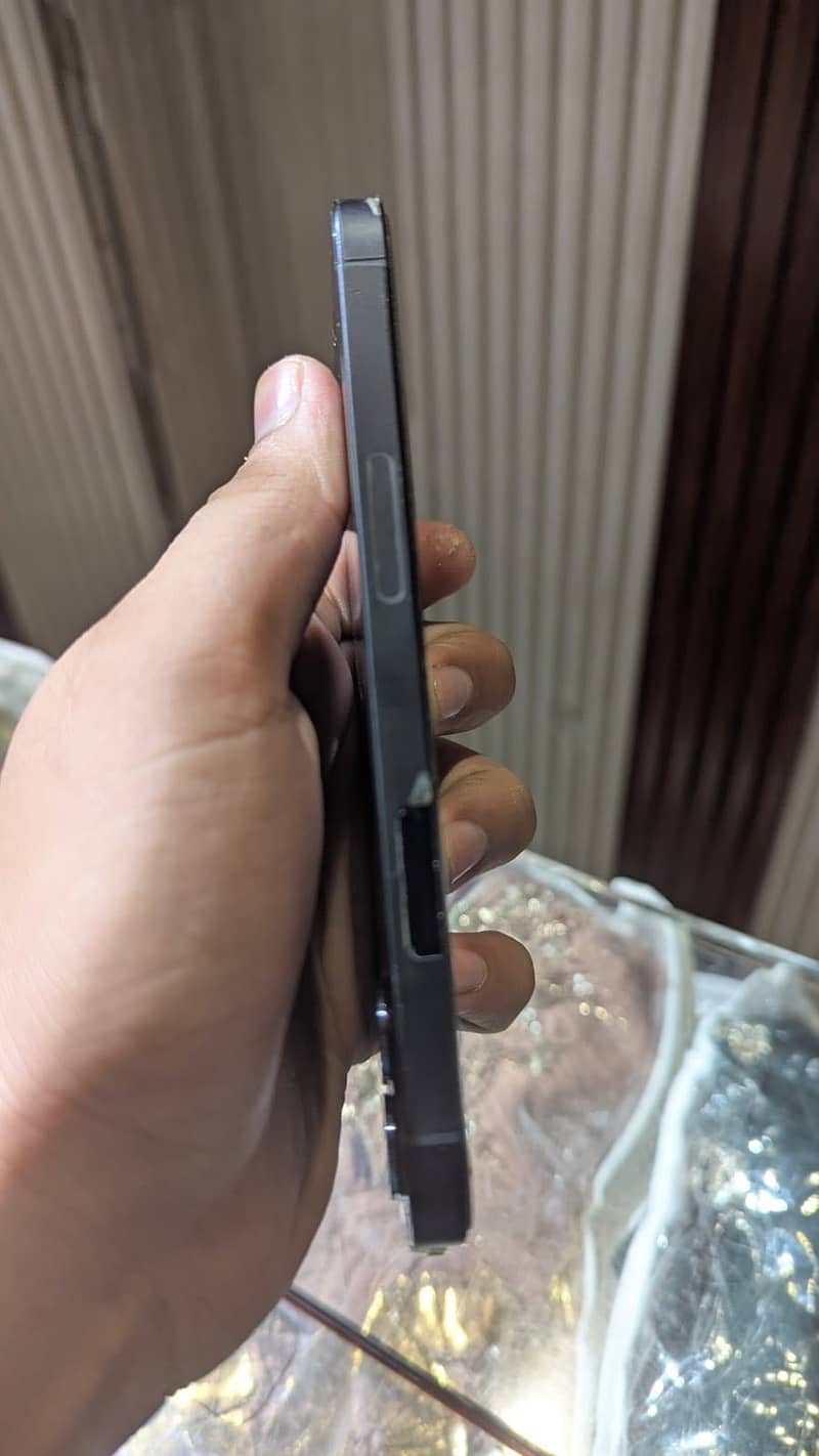 Apple iPhone 12 3