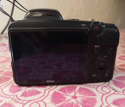 Nikon coolpix l32o  look like new condition