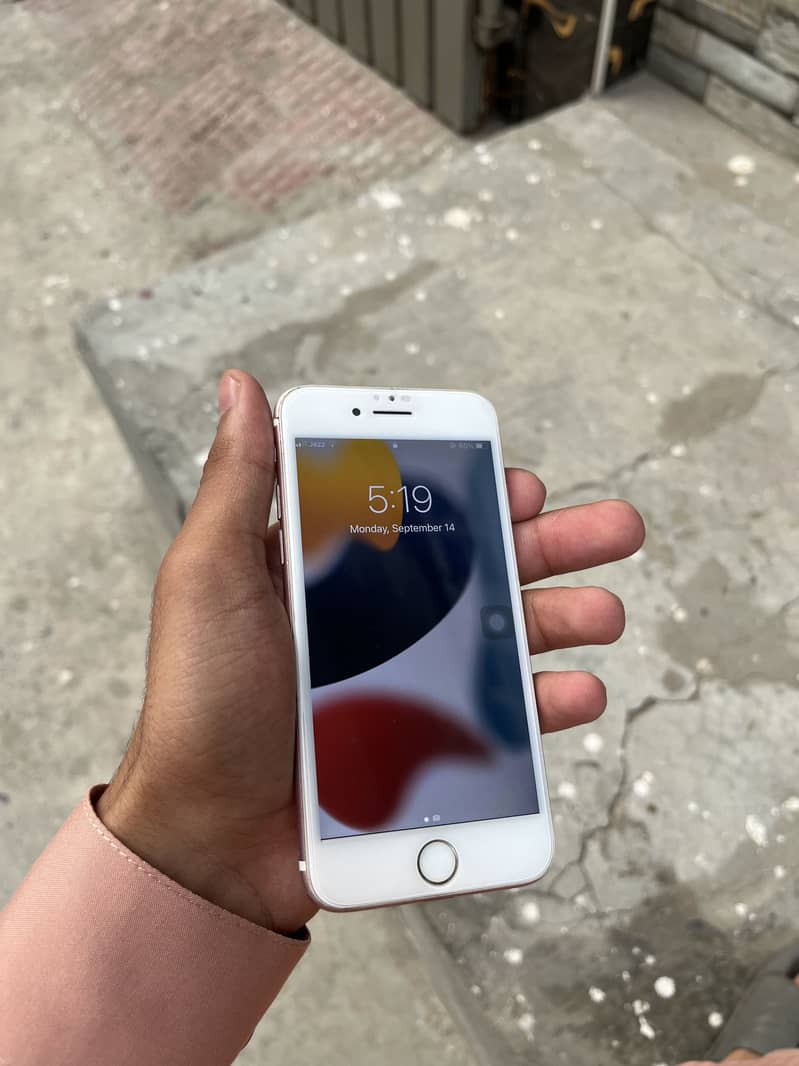 Apple iPhone 7 2