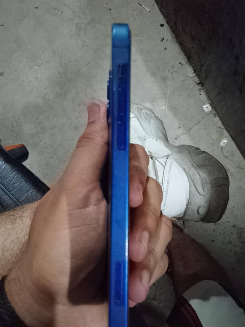 Apple iPhone 12 1