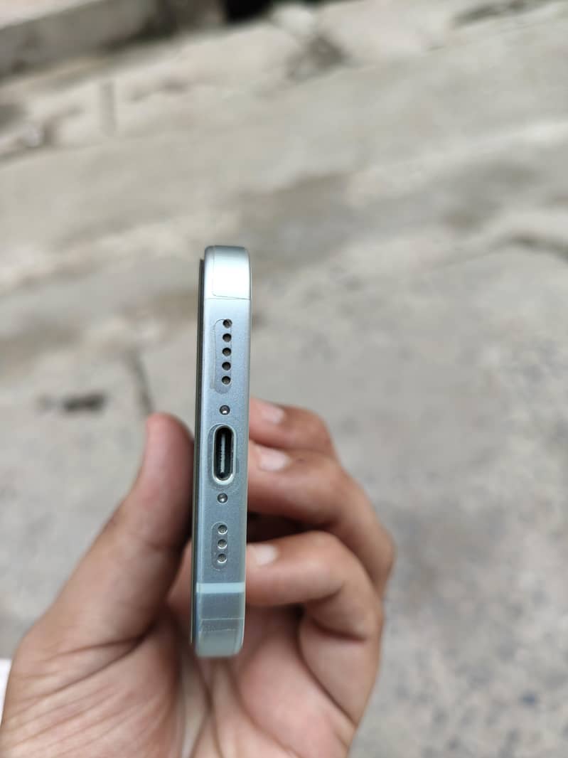 Apple iPhone 15 3