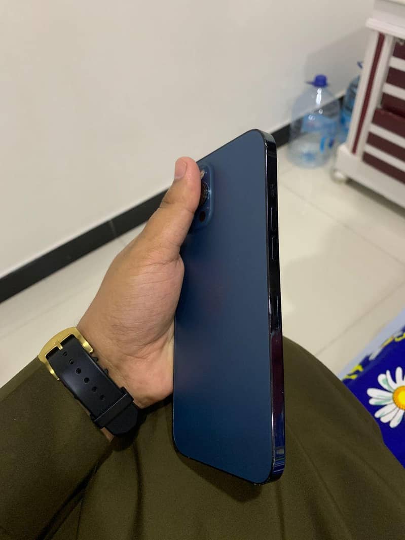 Apple iPhone 12 Pro Max 1