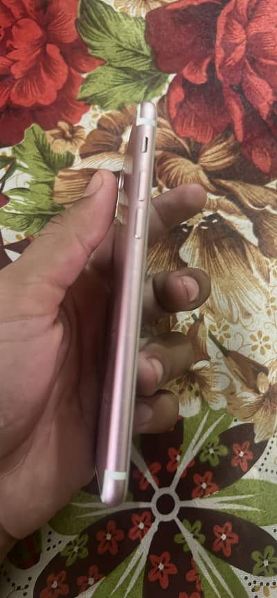 Apple iPhone 7