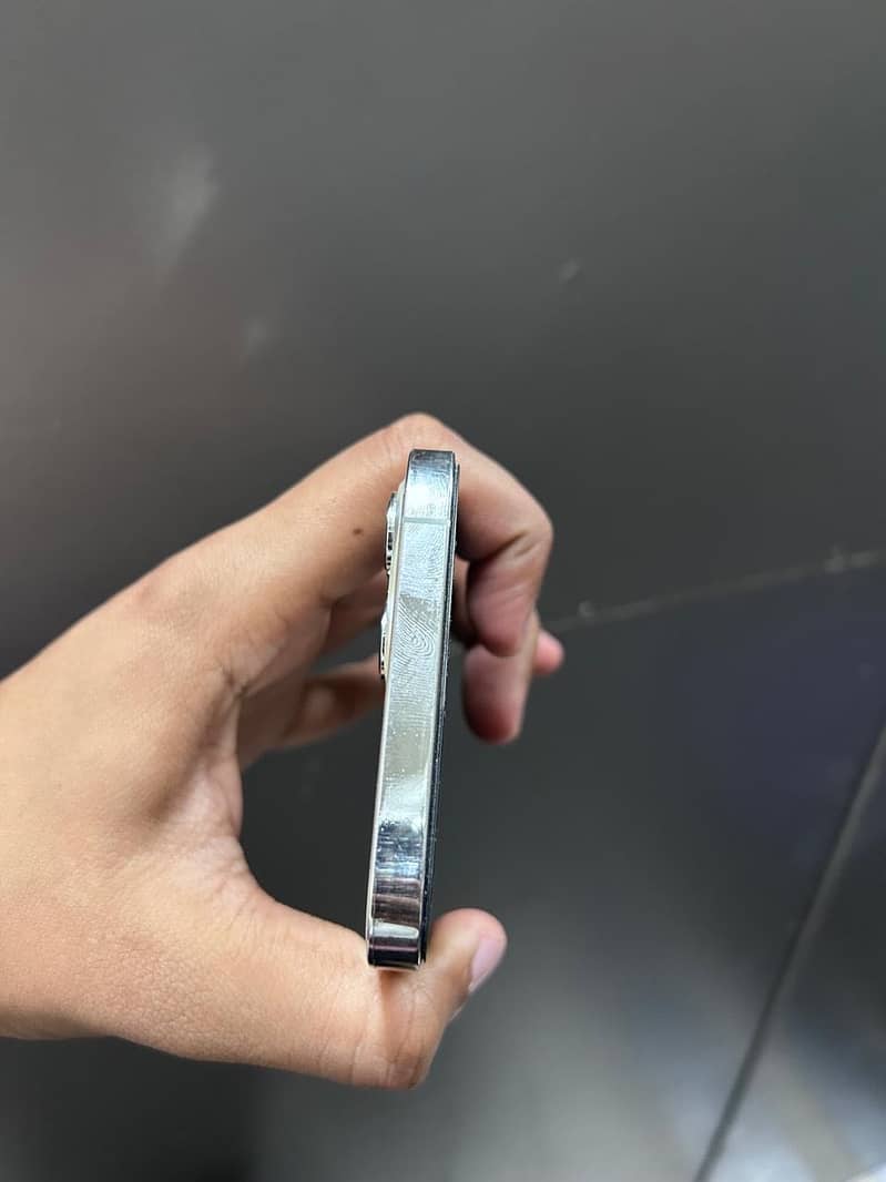 Apple iPhone 12 Pro Max 5