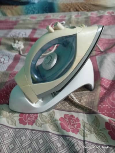 wireless steam iron in very good condition