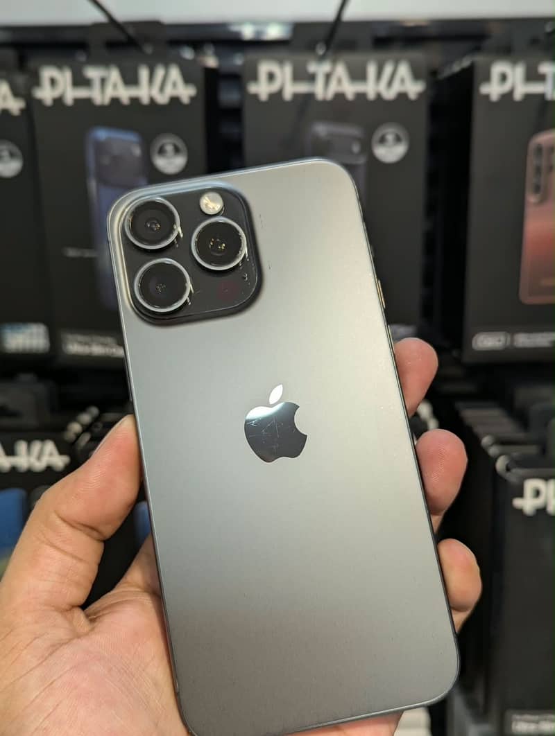 Apple iPhone 15 Pro Max 2