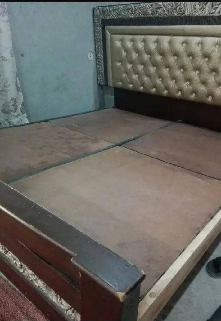 Bed king size 1