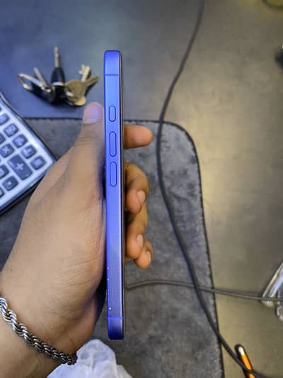 Apple iPhone 16 jv