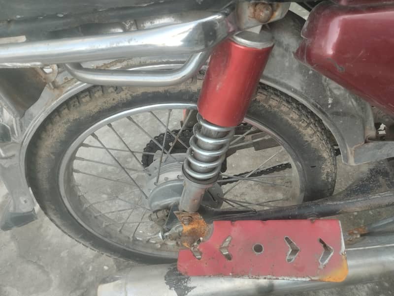 CD 70 2009 model 5