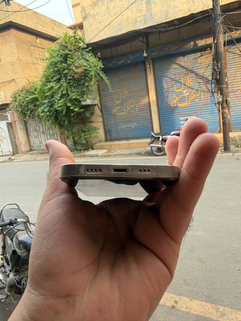 Apple iPhone 12 Pro 1