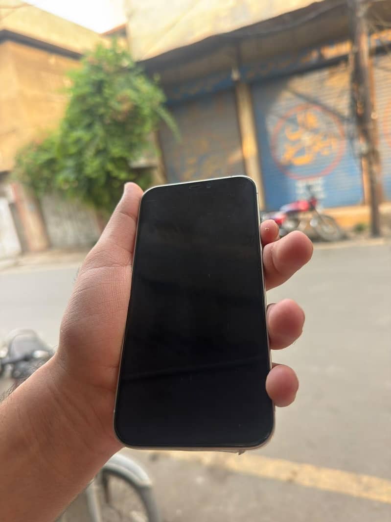 Apple iPhone 12 Pro 3
