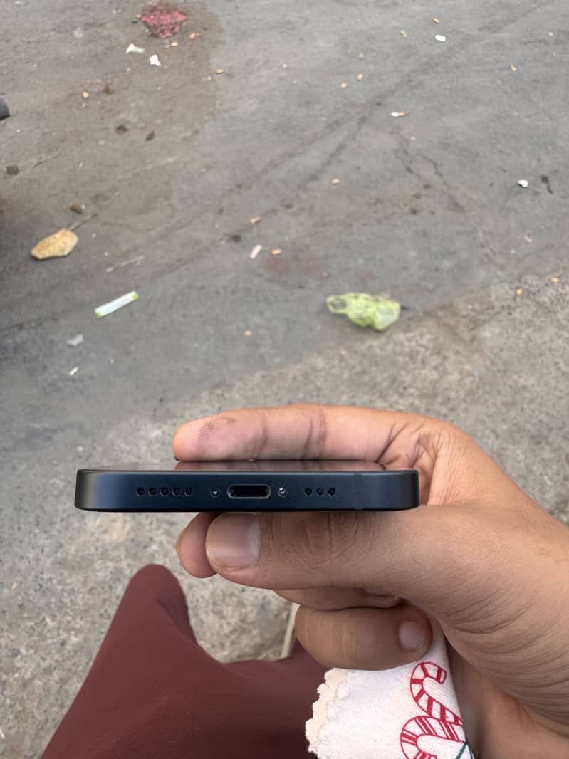 Apple iPhone 13 7